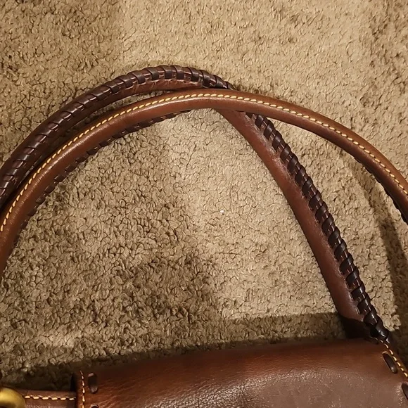 Dooney and Bourke Florentine flap purse..very good condition - Picture 9 of 11